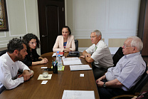 RUSSIAN NPC EXECUTIVE MET WITH ITALIAN CONSUL GENERAL