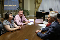 At the offices of RPC Pavel Rozhkov held a meeting with Vera Dushkevich, the director of the Charity Fund for Supporting Children with Disabilities of the Republic of Sakha (Yakutia) “Kharyshal”