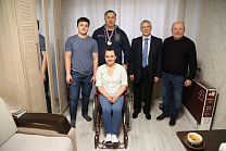 Pavel Rozhkov, Sergey Lalakin in Podolsk met with an athlete from a Paralympic archery team, medalist of the World and European Championships, multiple champion of Russia 